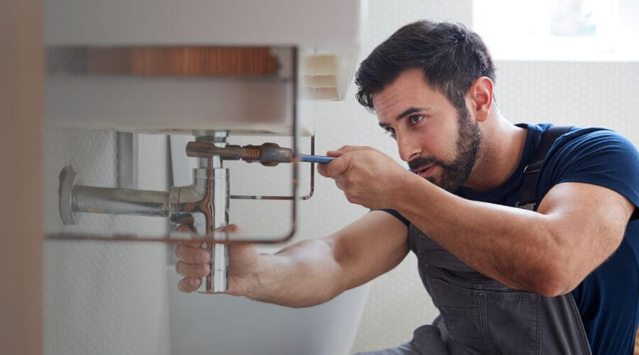 Water heater thermostat replacement in Depauw, IN